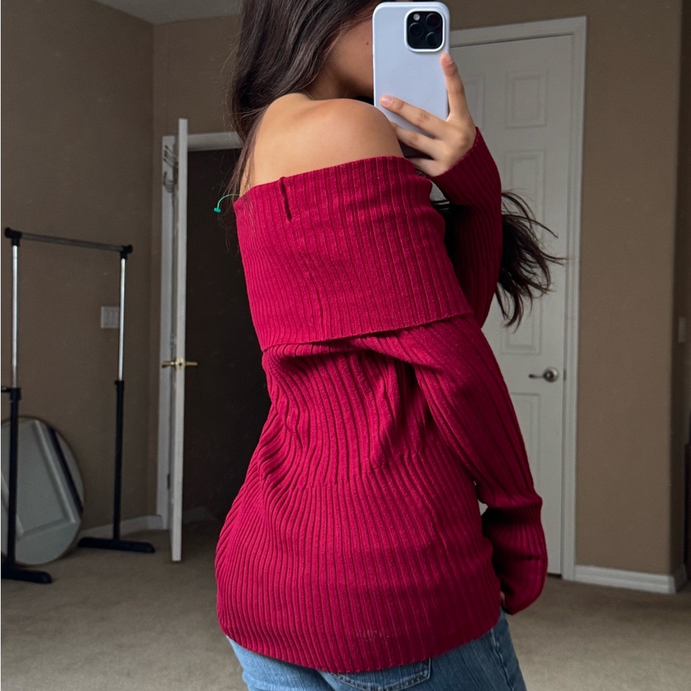 Off-Shoulder Ribbed Sweater - Red - Picture 2 of 2
